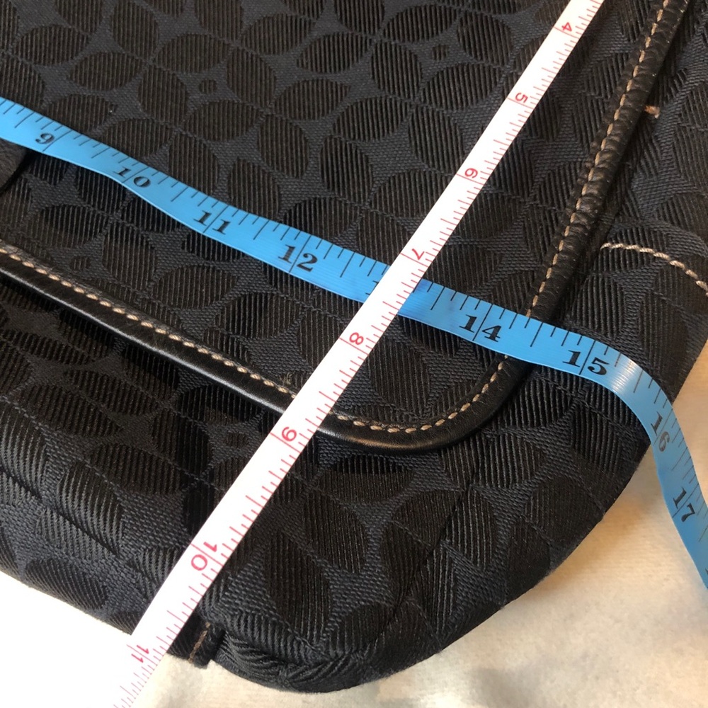 Fossil Black Messenger Bag with Adjustable Strap. Like new. OG hangtag and key - Picture 16 of 16